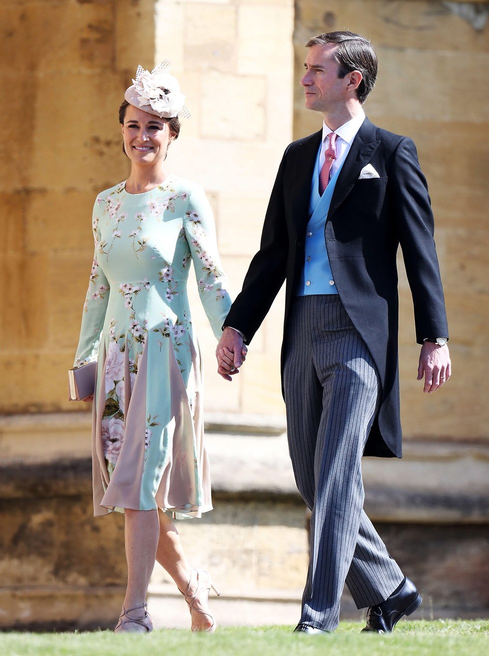 פיפה מידלטון בקהאם אורחים מגיעים ל טירת וינדזור חתונה הנסיך הארי מייגן מרקל בריטניה (צילום: AFP)