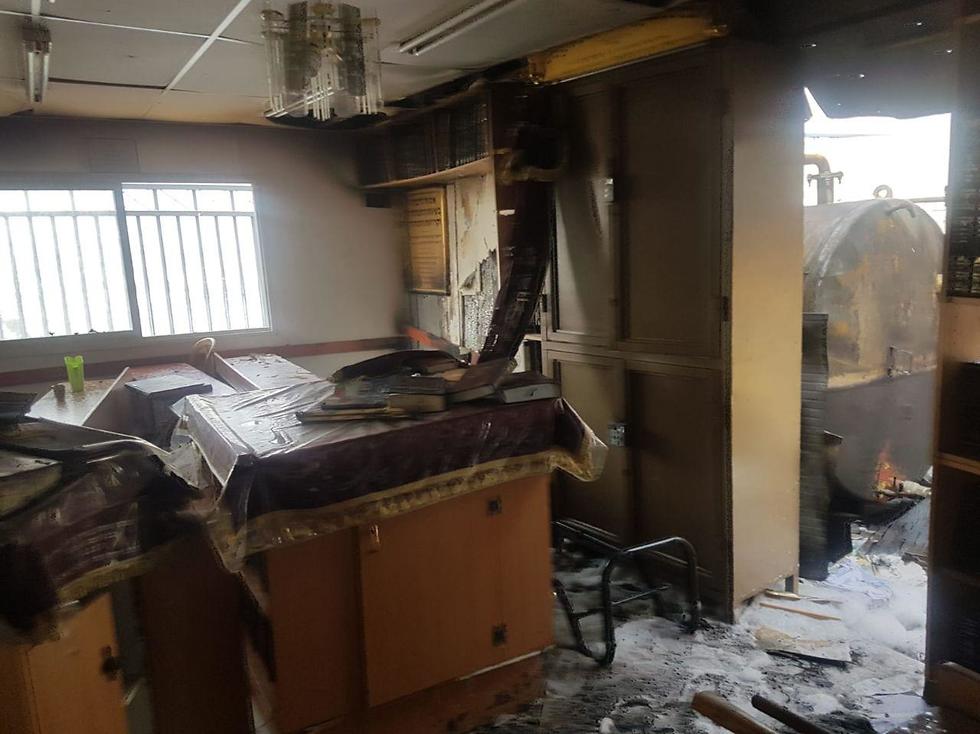 Сгоревшая синагога. Фото: Служба пожарной охраны