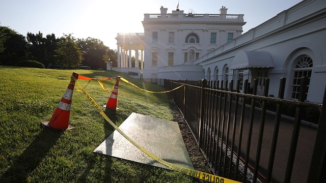 בולען נפער בחצר הבית הלבן וושינגטון (צילום: רויטרס)