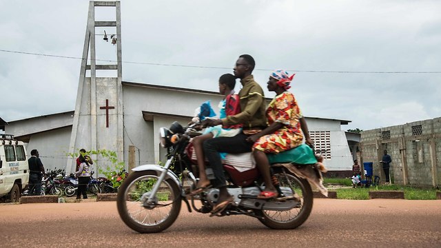אבולה רופאים ללא גבולות הרפובליקה הדמוקרטית של קונגו (צילום: AFP)