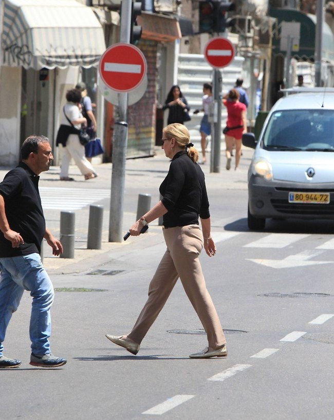 גוינג דאון דה סטריט (צילום: מוטי לבטון) גוינג דאון דה סטריט (צילום: מוטי לבטון)