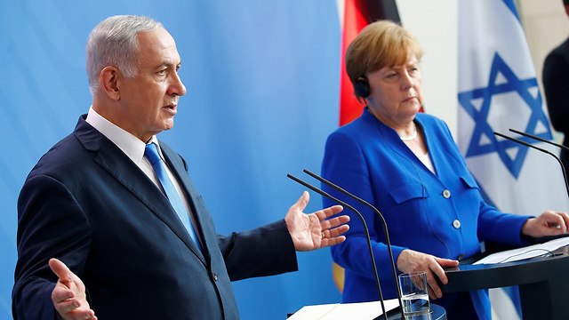 Netanyahu and Merkel meet in Berlin (hoto: Reuters)