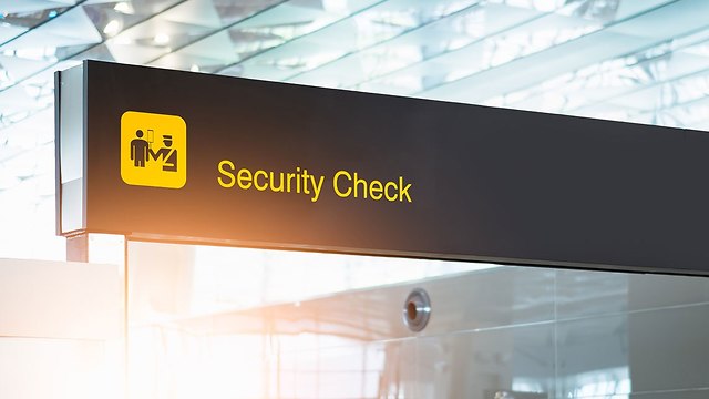 Airport security check (Photo: shutterstock)