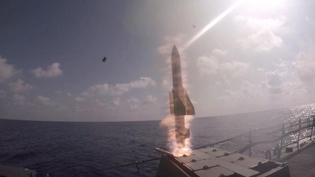 Simulation of intercepting missile fired at gas rig  (Photo: IDF's Spokesperson's Unit  )