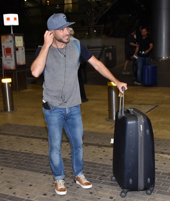 רוצה שנעשה סטורי? יונתן רונן (צילום: צ'ינו) רוצה שנעשה סטורי? יונתן רונן (צילום: צ'ינו)