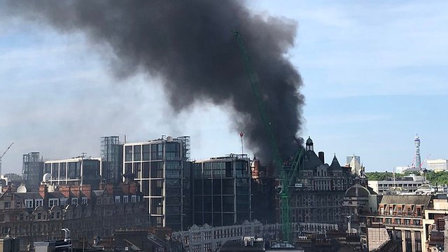 שריפה במלון נדרין אוריינטל בלונדון ()