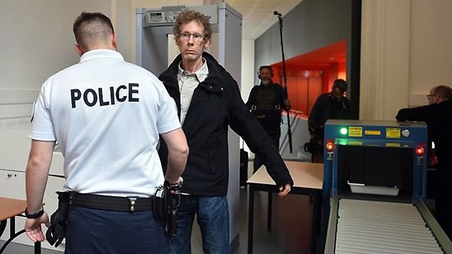 צרפת השודד ז'יל ברטין הסגיר את עצמו אחרי 30 שנה ולא יישלח למאסר (צילום: AFP)