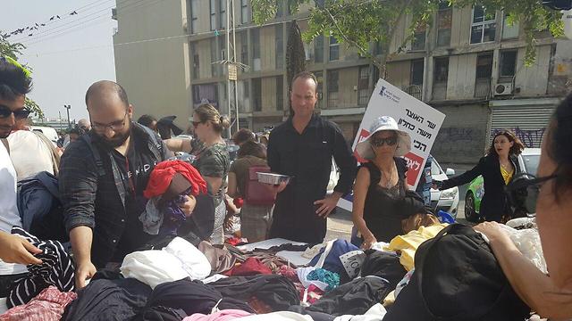 מחאת בגדים בתל אביב (צילום: מירב קריסטל)