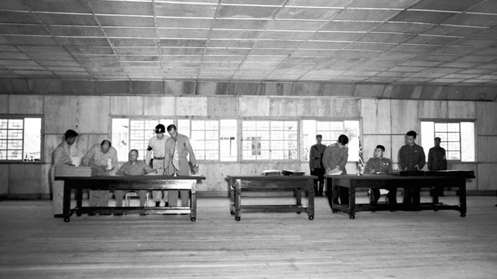 סיום מלחמת קוריאה 1953 (צילום: AP)