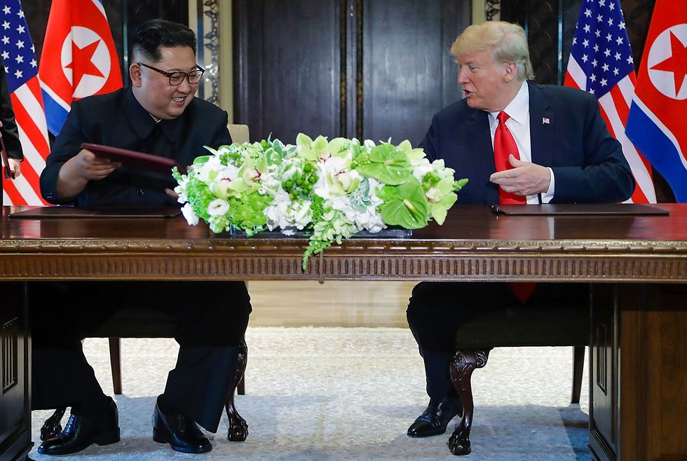 Саммит в Сингапуре: Ким Чен Ын и Дональд Трамп. Фото: AP (צילום: AP)