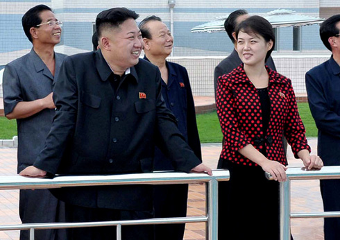 בעיתונים של דרום קוריאה סיפרו כי סול-ג'ו הפכה למוזה עבור נערות ונשים צעירות בצפון קוריאה (צילום: AP)