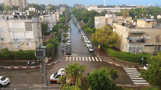 גשם בתל אביב (צילום: סער הס)