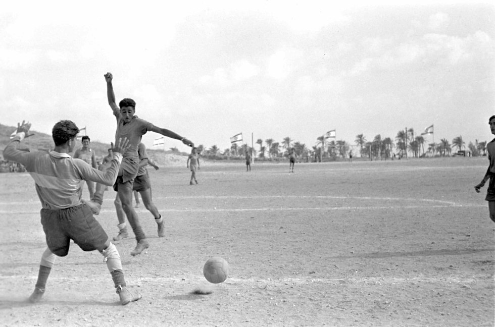 Illustrative: Golani troops playing soccer on a 1955 sports day (Photo: Defense Ministry)