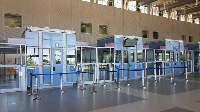 טרמינל חדש במעבר ארז (צילום: יואב זיתון)