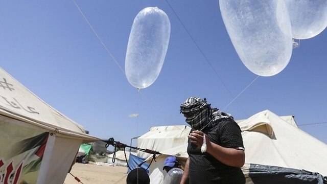 Палестинцы готовят к запуску воздушные шары-поджигатели