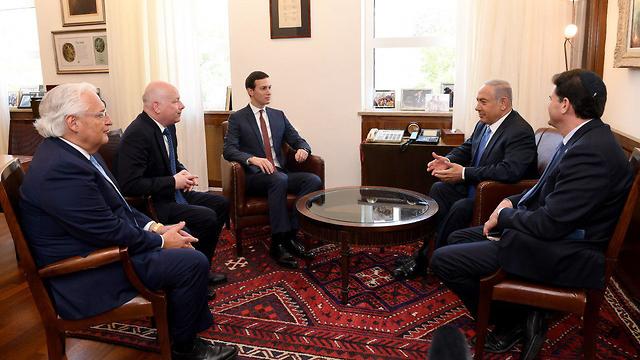L-R: US Ambassador David Friedman, Jason Greenblatt, Jared Kushner, PM Netanyahu and Ron Dermer (Photo: US Embassy Jerusalem)