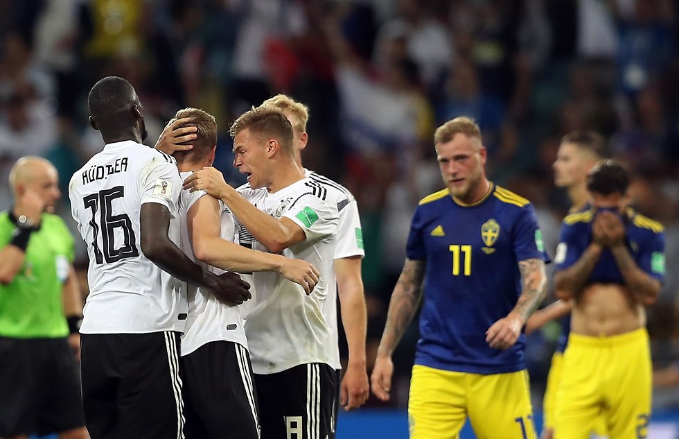 נבחרת גרמניה שער ניצחון (צילום: EPA)