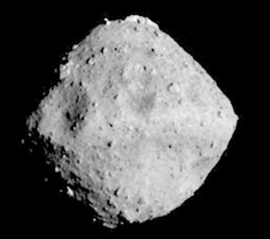 האסטרואיד רְיוּגוּ, כפי שצולם ב-24 ביוני (צילום: סוכנות החלל היפנית, AP)