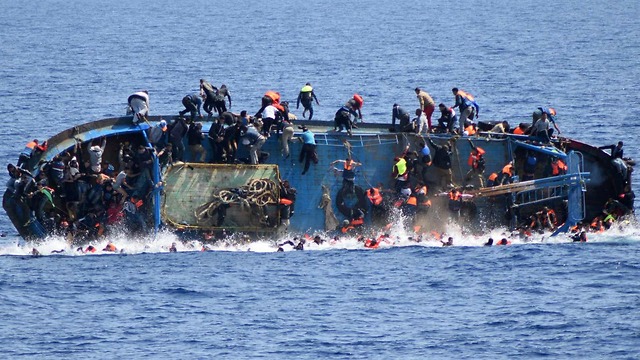 מהגרים (צילום: הצי האיטלקי)