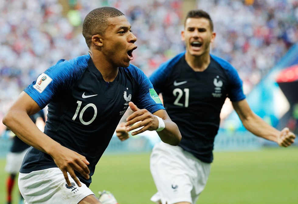 French player Kylian Mbappé celebrates a goal during the World Cup (Photo: EPA)