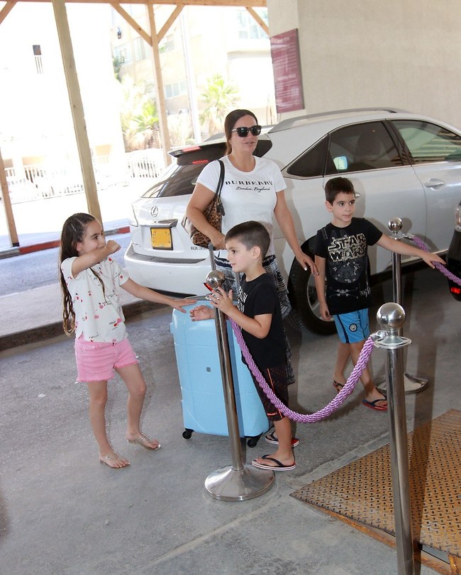 עם כל החמולה (צילום: ענת מוסברג) עם כל החמולה (צילום: ענת מוסברג)