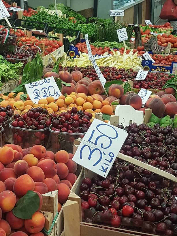 כאן נמצאים הפירות הטובים בעולם: השוק של גנואה (צילום: תהל בלומנפלד)