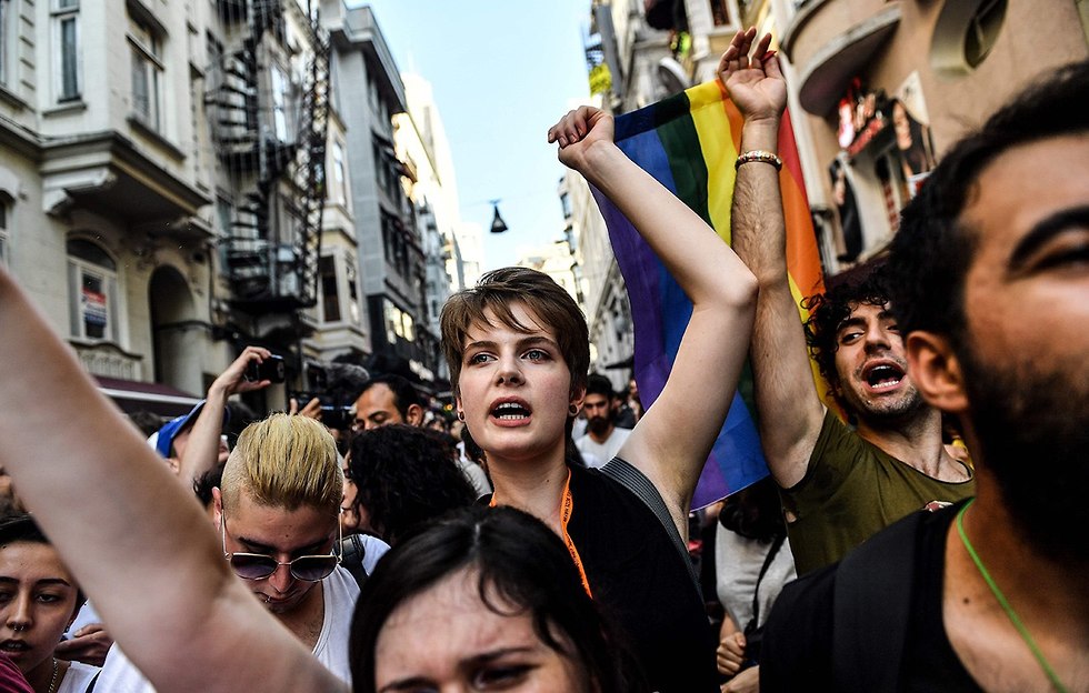 עצרת גאווה ב איסטנבול טורקיה במקום מצעד הגאווה (צילום: AFP)