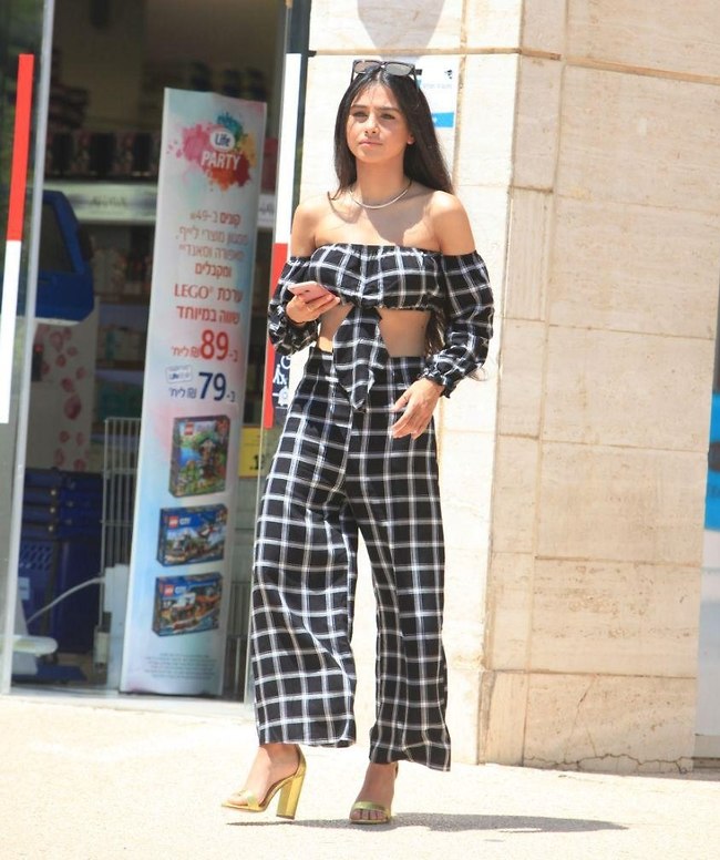 במציאות פתאום נראית לנו אחרת. מגי טביבי ביום שאחרי ההדחה (צילום: מוטי לבטון) במציאות פתאום נראית לנו אחרת. מגי טביבי ביום שאחרי ההדחה (צילום: מוטי לבטון)