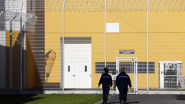 המסוק של רדואן פאיד פושע מסוכן שברח מהכלא ב צרפת (צילום: AFP)