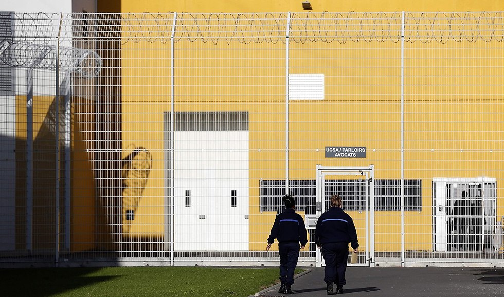 המסוק של רדואן פאיד פושע מסוכן שברח מהכלא ב צרפת (צילום: AFP)