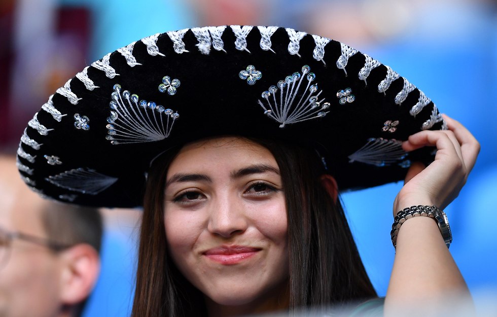 אוהדת נבחרת מקסיקו (צילום: רויטרס)