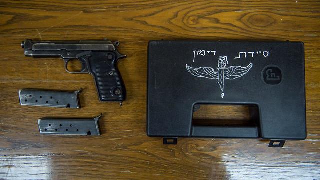 אקדח חיסולים סיירת רימון (צילום: דובר צה