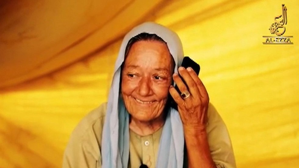 סופי פטרונה צרפתייה שנחטפה ב מאלי בסרטון מהשבי (צילום: רויטרס)