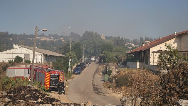 שריפה בית מאיר (צילום: עמית שאבי)