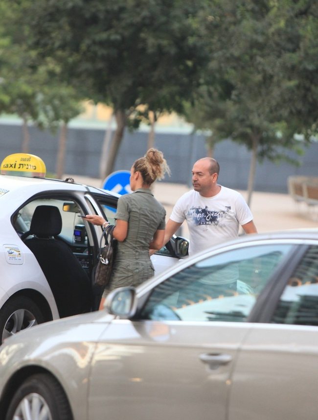 "יאללה, אולי עוד נספיק לפנדלים" (צילום: מוטי לבטון) "יאללה, אולי עוד נספיק לפנדלים" (צילום: מוטי לבטון)