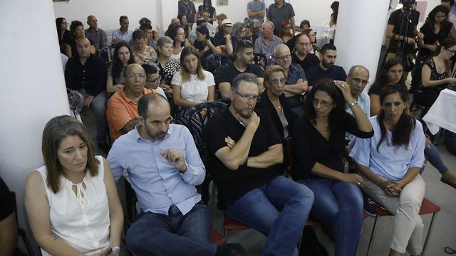 מסיבת עיתונאים אסון השיטפוון בגבעתיים (צילום: שאול גולן)