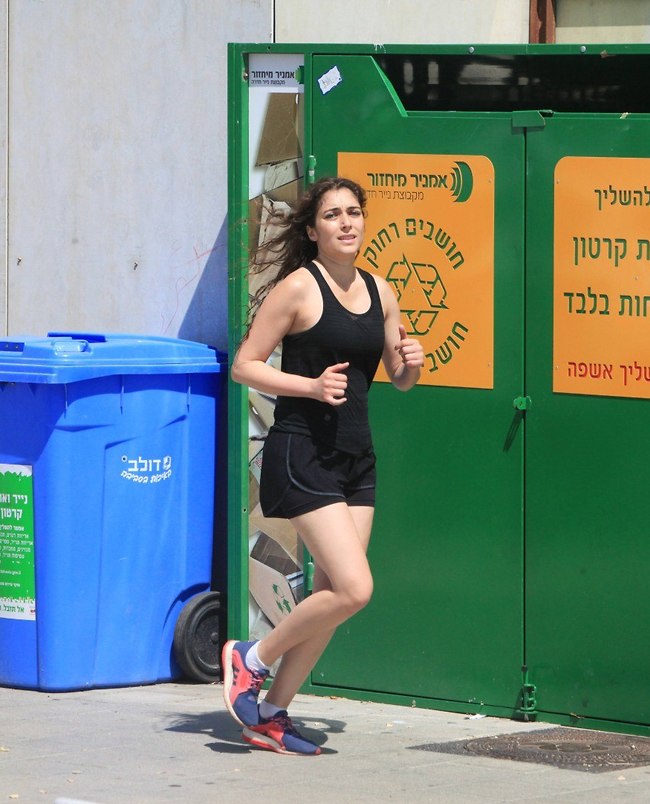 מחכים לך בסיבוב עם מים ומגבת, תמשיכי ככה! (צילום: מוטי לבטון) מחכים לך בסיבוב עם מים ומגבת, תמשיכי ככה! (צילום: מוטי לבטון)