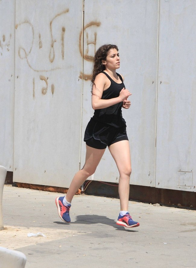 לא מוותרת (צילום: מוטי לבטון) לא מוותרת (צילום: מוטי לבטון)