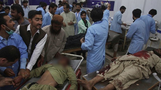 פקיסטן פיגוע זה התאבדות  (צילום: AP  )