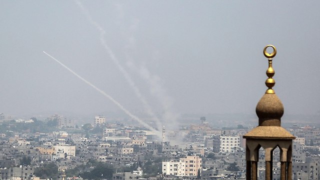 רקטות נורות מעזה (צילום: AFP)