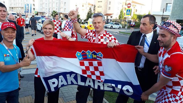קולינדה גרבר קיטרוביץ' נשיאת קרואטיה מונדיאל מסביב לכדור ()