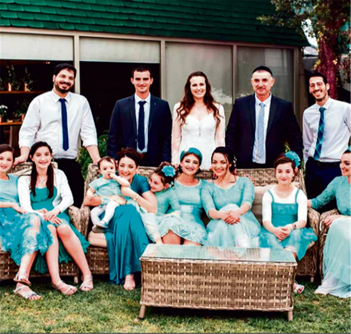 משפחת גיגי בחתונת הבן אלחנן (צילום: ידין חסון)
