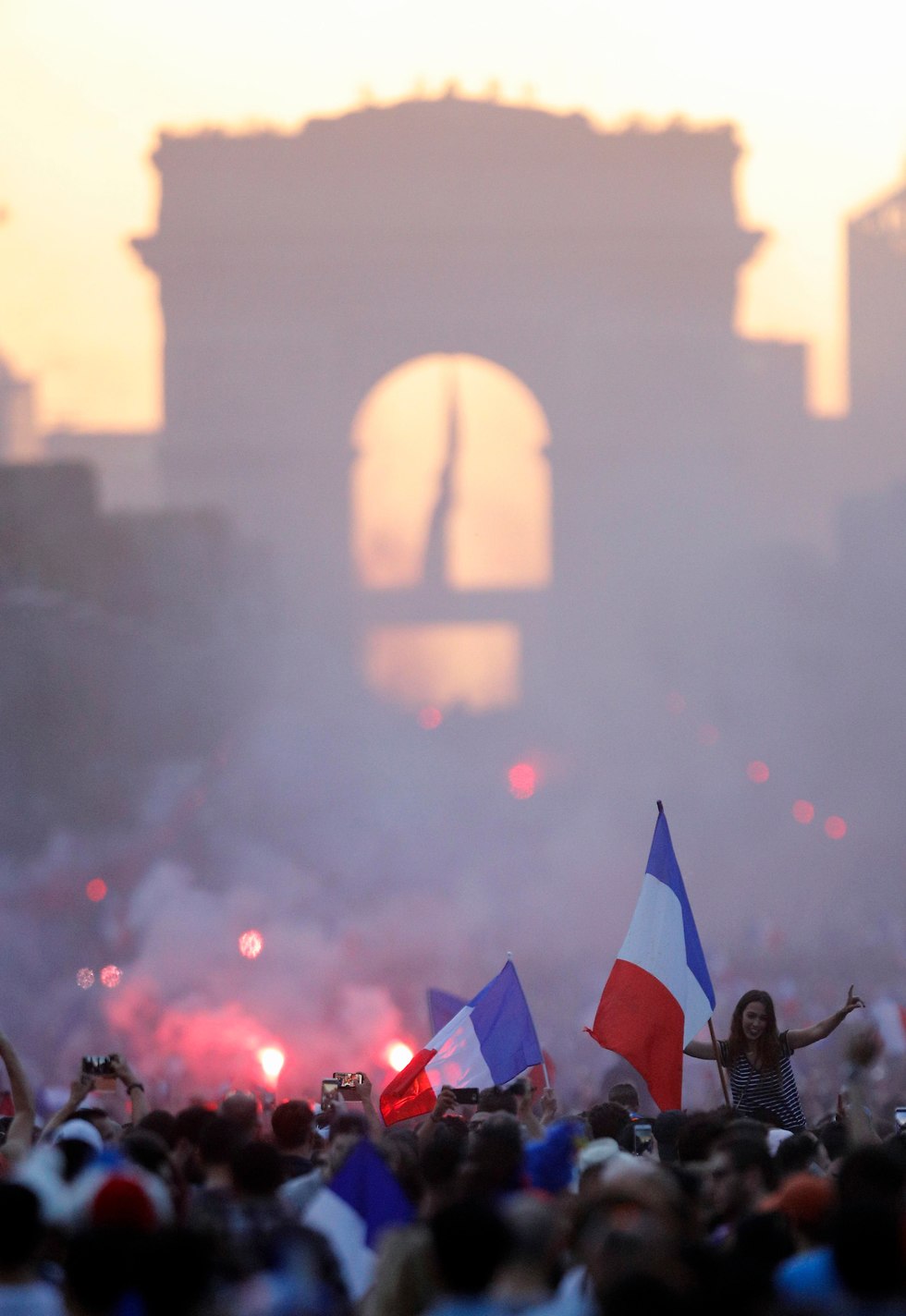 אוהדי נבחרת צרפת (צילום: AP)