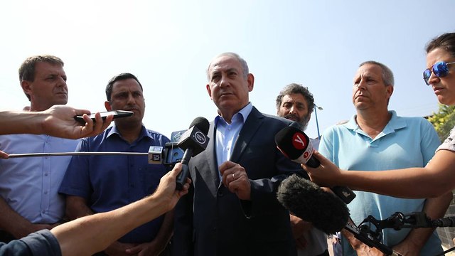Netanyahu visits Sderot (Photo: Ilan Assayag/Haaretz/Pool)
