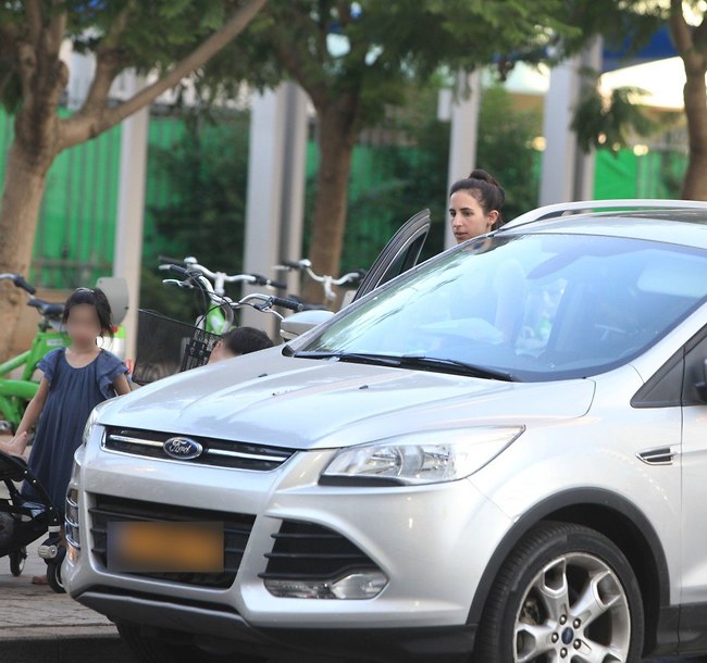 ופתאום אני מתגעגעת (צילום: מוטי לבטון) ופתאום אני מתגעגעת (צילום: מוטי לבטון)