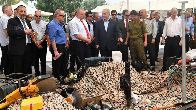 סיור של הקבניט בפיקוד העורף (צילום: קובי גדעון, לע