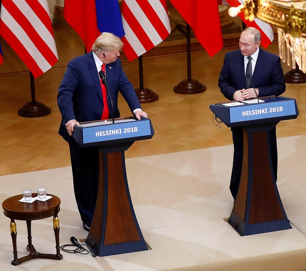 ולדימיר פוטין ודונלד טראמפ מסיבת עיתונאים (צילום: רויטרס)