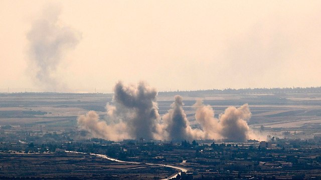 הפצצות צבא אסד בקוניטרה סוריה (צילום: EPA)