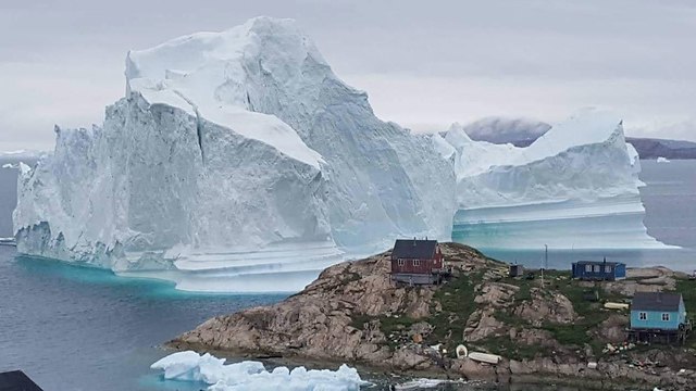 גרינלנד קרחון ענק חשש צונאמי (צילום: רויטרס)