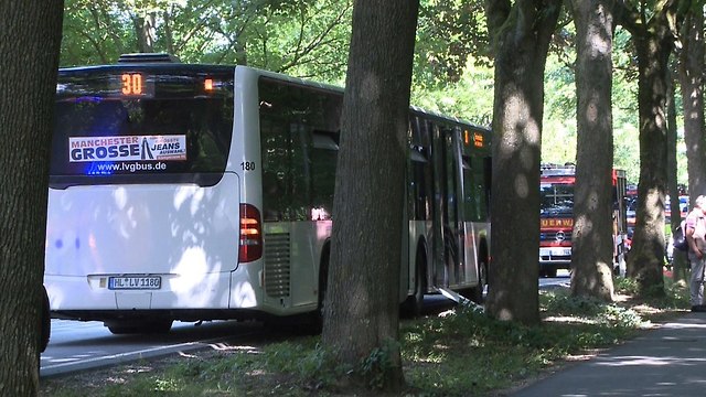אירוע דקירה באוטובוס בעיר ליבק בגרמניה (צילום: AFP)